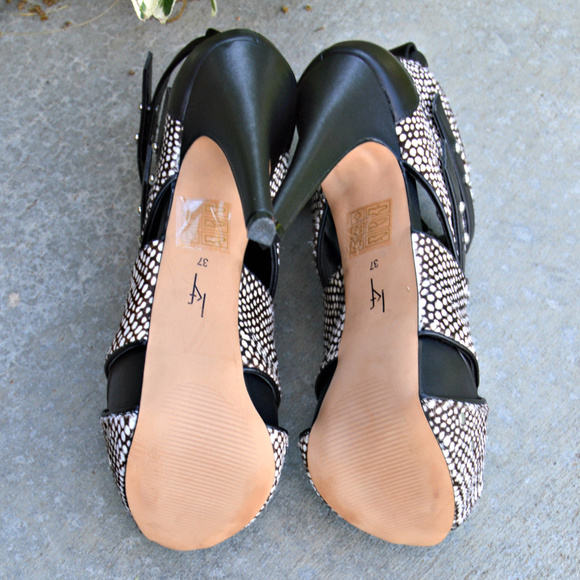 Kate Ferguson Eroreni-88 peep toe ankle booties - Picture 4 of 6